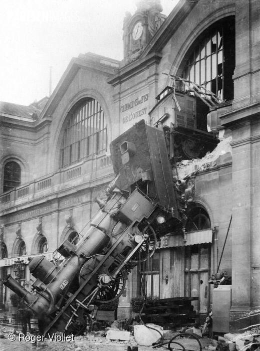 The accident of the gare Montparnasse train station. Paris, October 22, 1895. © Roger-Viollet